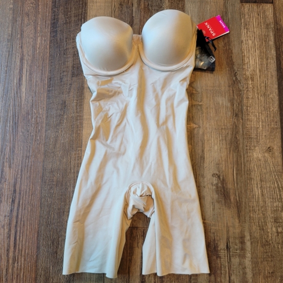 Spanx Nude Colored Mid Thigh Bodysuit - Picture 3 of 9